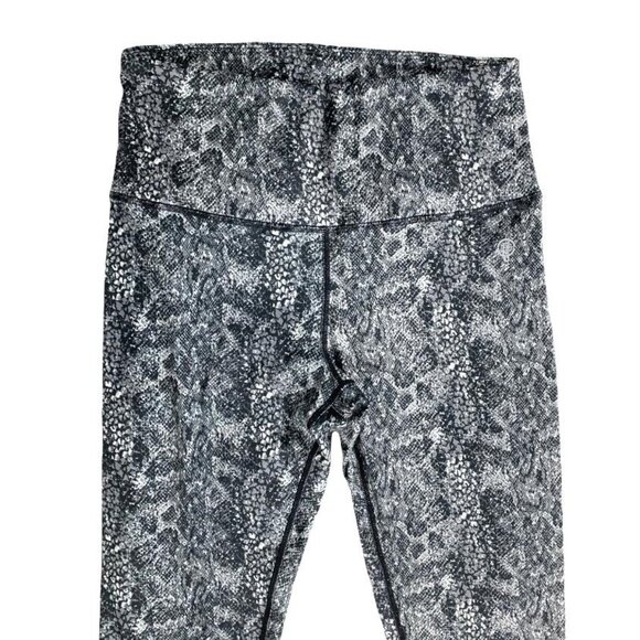 Max Studio Women's Activewear Animal Print Earth Leggings Gray Snake Print - Picture 5 of 11